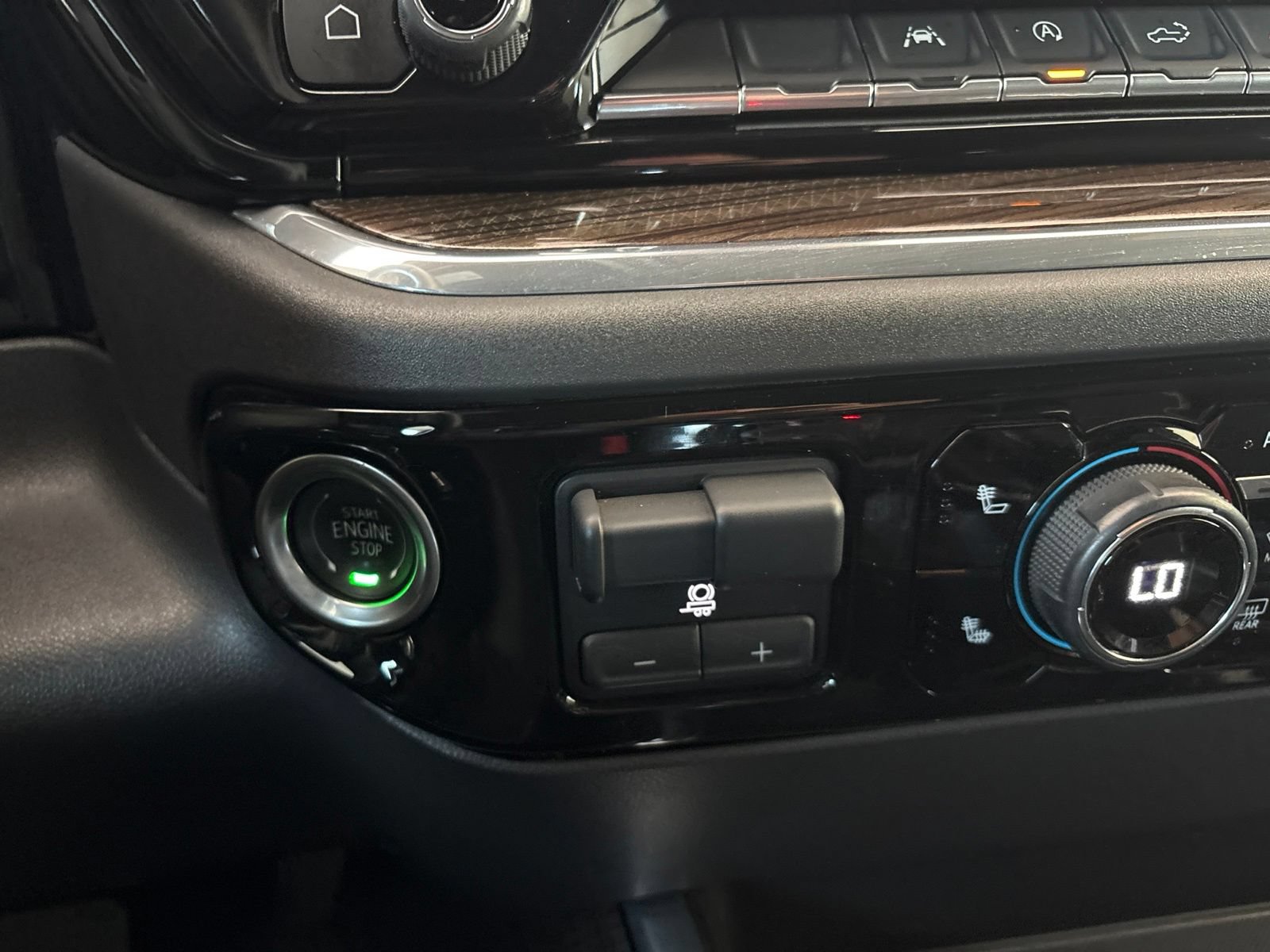 Used 2024 Chevrolet Silverado 1500 LT Trail Boss w/ Convenience Package II AWD/4WD image 23