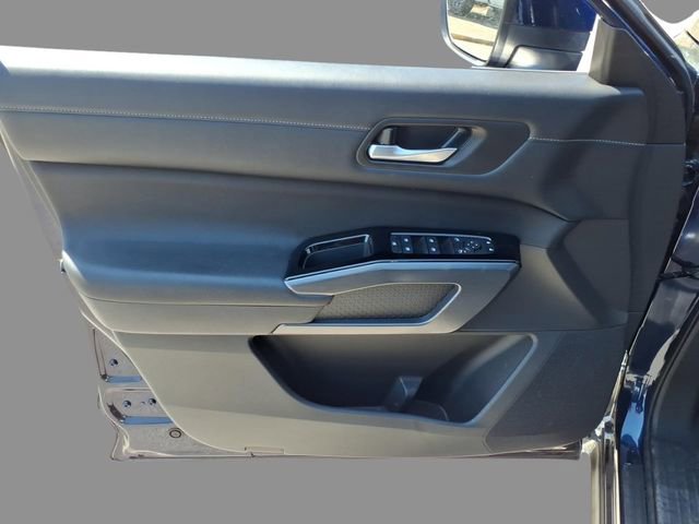 Used 2025 Nissan Pathfinder SL w/ Cargo Package AWD/4WD image 16