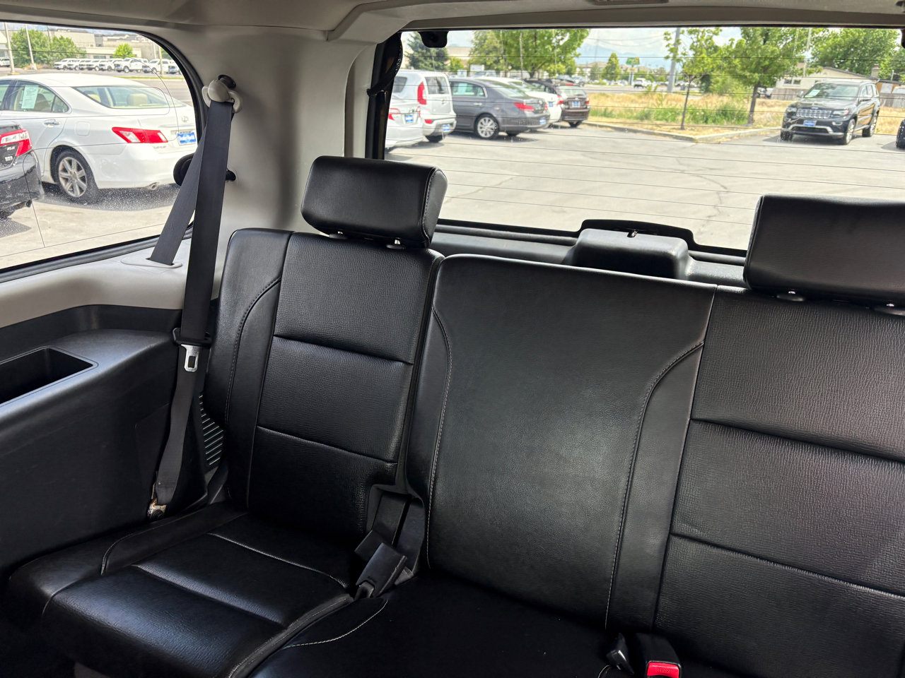 Used 2014 Nissan Armada Platinum w/ 2nd Row Captain Seat Package image 9