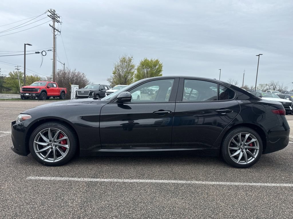 Used 2023 Alfa Romeo Giulia Sprint AWD/4WD image 6