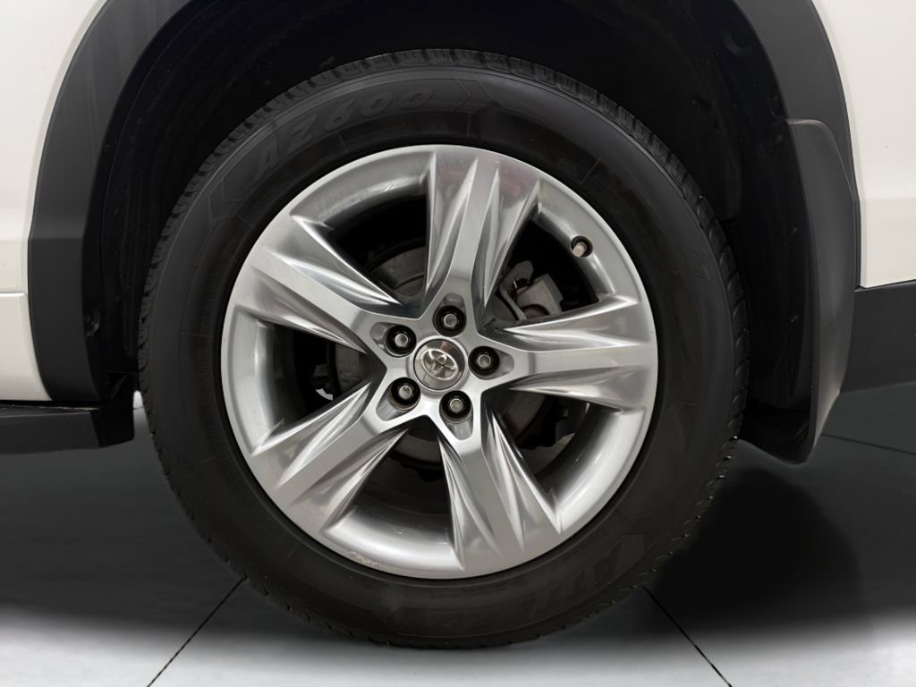 Used 2015 Toyota Highlander Limited image 28