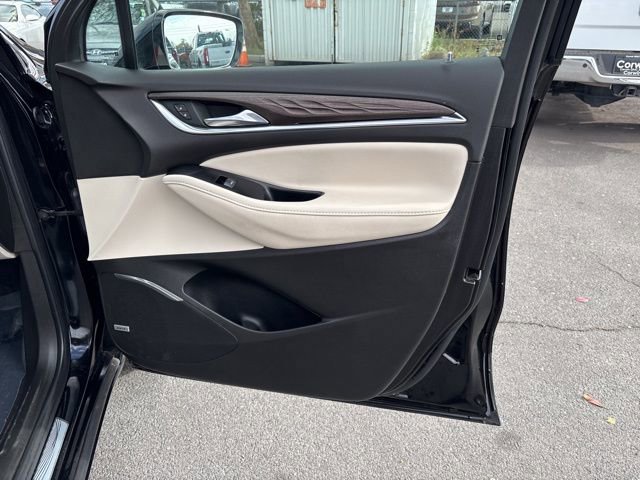 Used 2023 Buick Enclave Avenir image 31