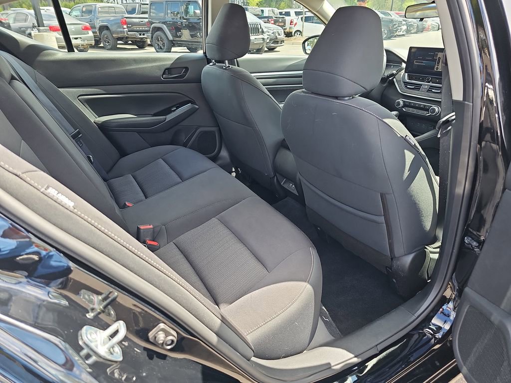 Used 2023 Nissan Altima 2.5 SV w/ SV Premium Package image 14
