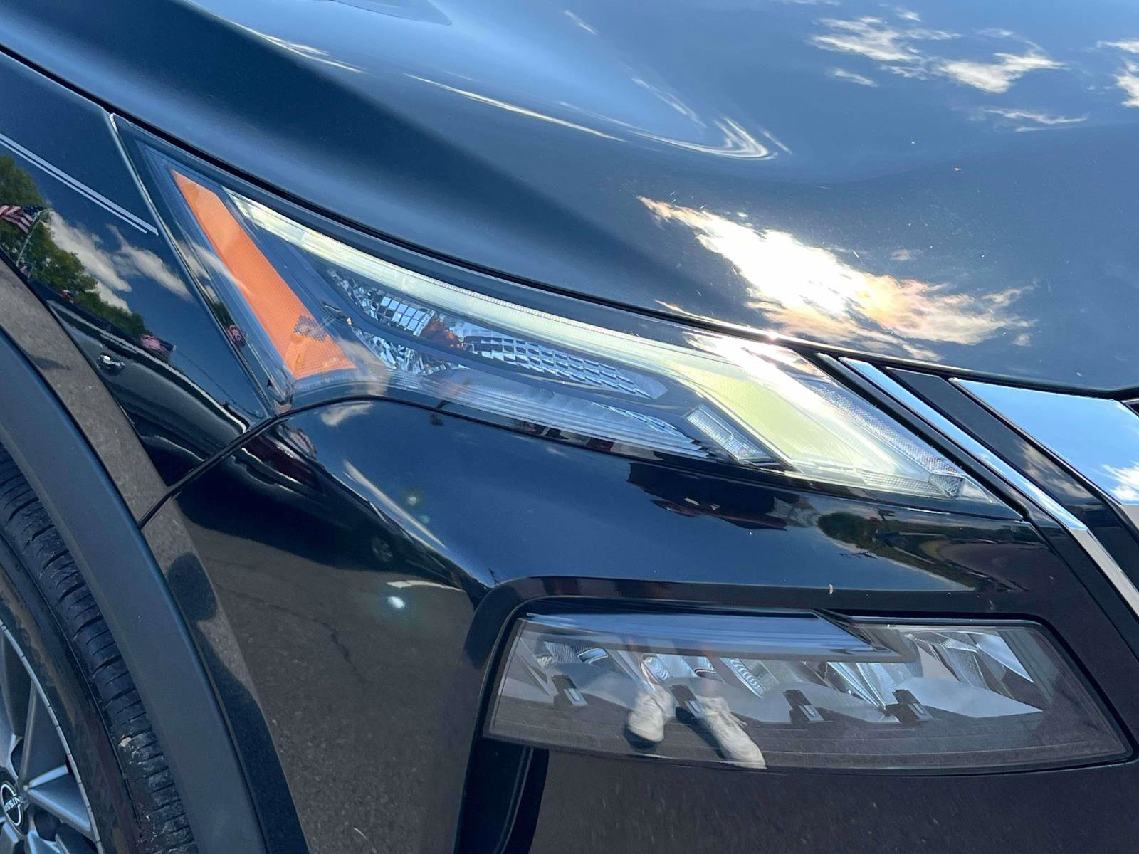 Used 2023 Nissan Rogue S AWD/4WD image 7