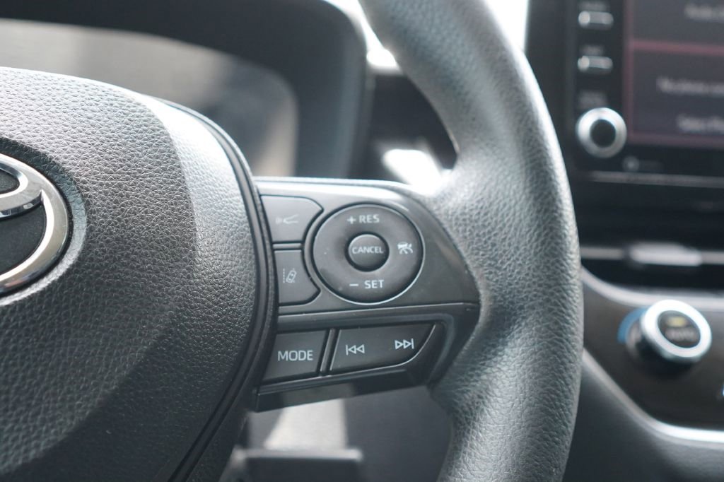 Used 2021 Toyota Corolla LE image 20