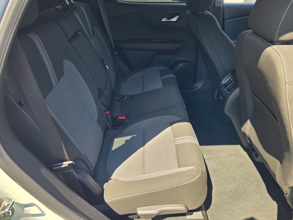 Certified 2025 Chevrolet Blazer LT FWD image 11