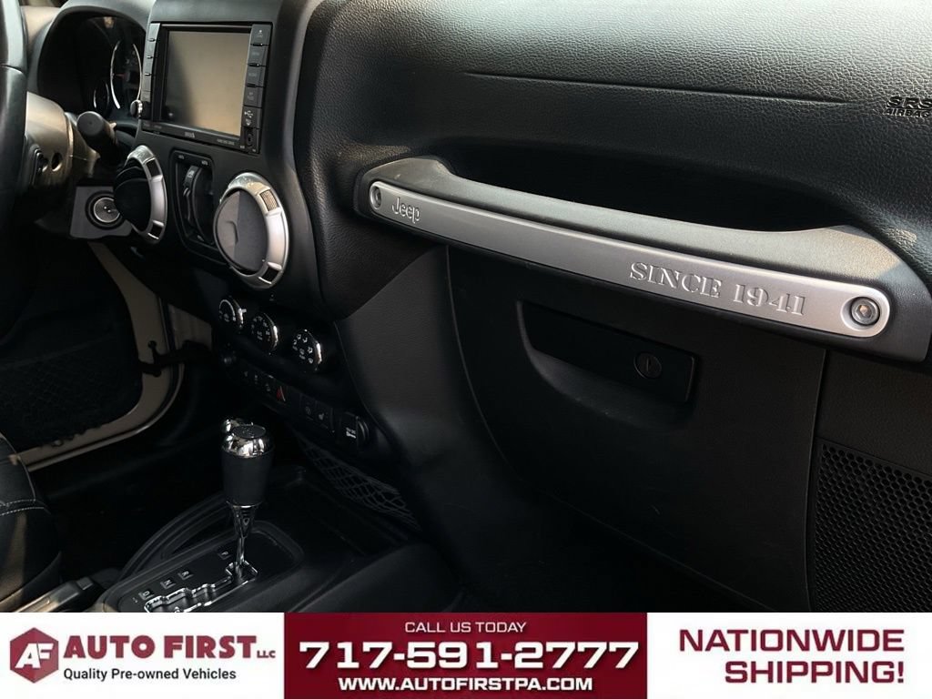 Used 2017 Jeep Wrangler Unlimited Rubicon w/ Connectivity Group AWD/4WD image 21