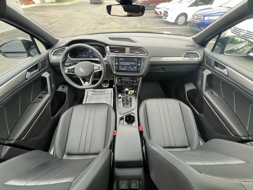 Certified 2024 Volkswagen Tiguan SE R-Line FWD image 13