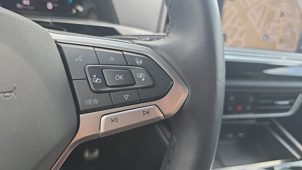 Used 2024 Volkswagen Atlas Cross Sport SEL R-Line AWD/4WD image 28