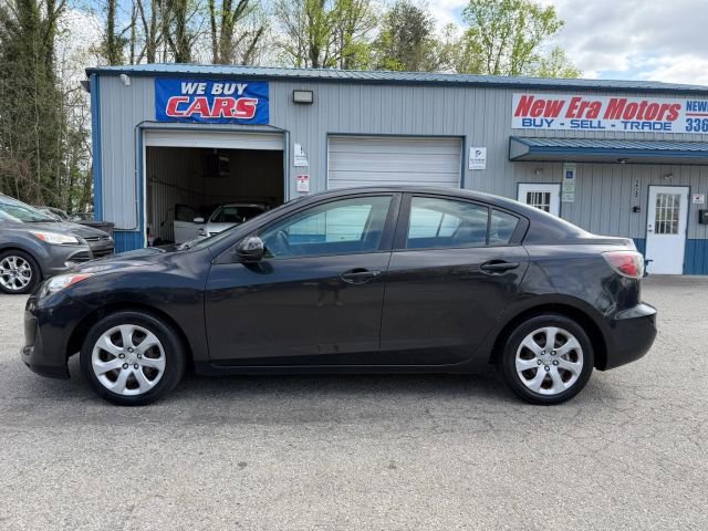 Used 2013 MAZDA MAZDA3 i SV image 2