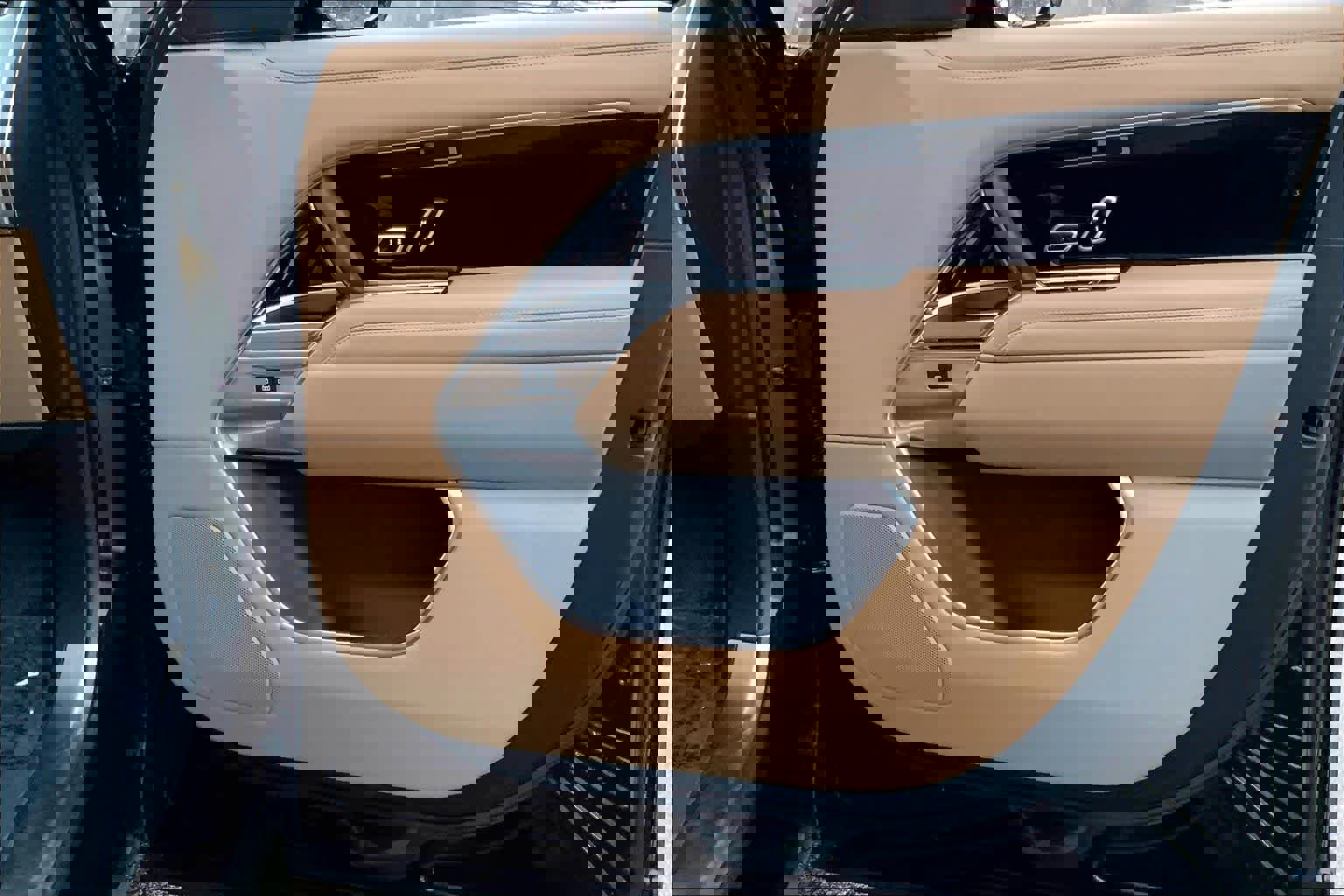 Used 2023 Land Rover Range Rover SE image 21