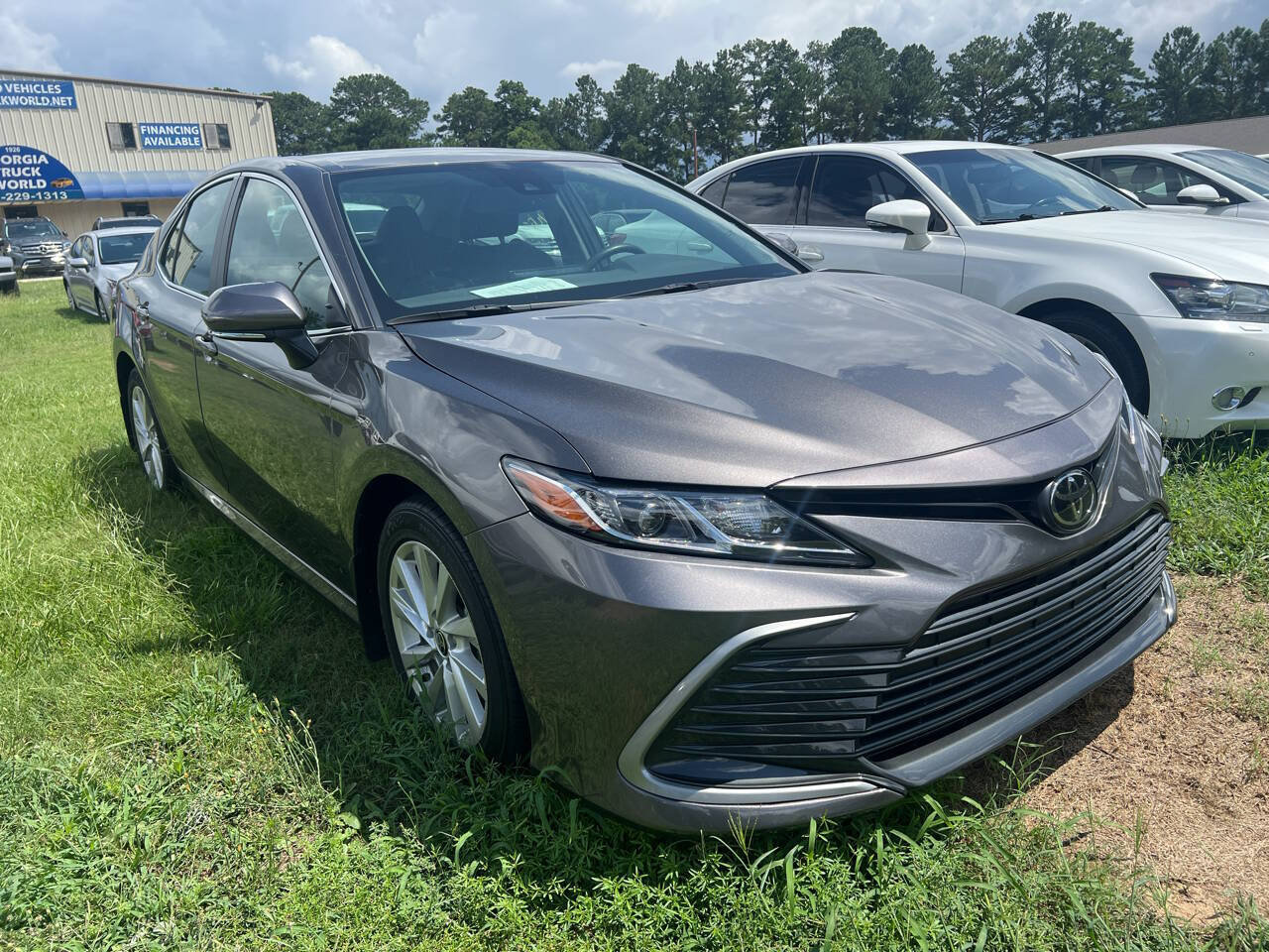 Used 2024 Toyota Camry LE w/ Convenience Package FWD image 1