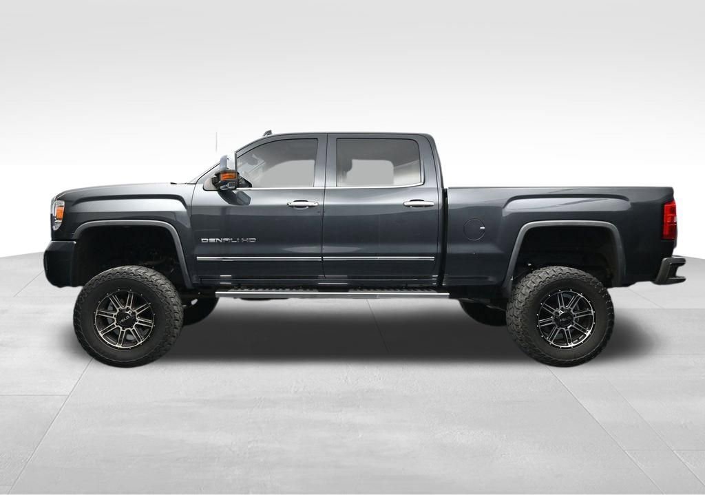 Used 2017 GMC Sierra 2500 Denali w/ Suspension Package, Off-Road AWD/4WD image 2