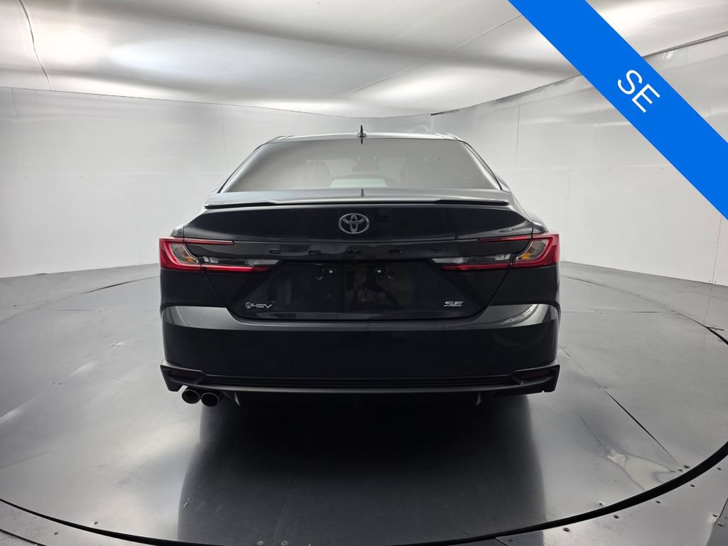 Used 2025 Toyota Camry SE FWD image 5