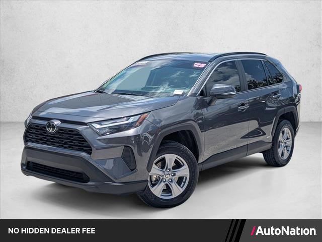 Used 2025 Toyota RAV4 XLE AWD/4WD image 1