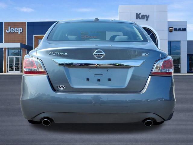 Used 2015 Nissan Altima 2.5 SV w/ Convenience Package FWD image 4