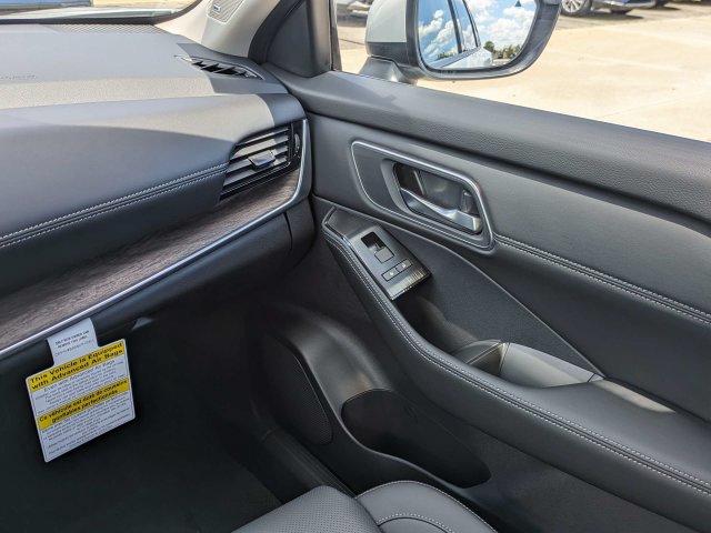 New 2026 Nissan Rogue Platinum AWD/4WD image 18