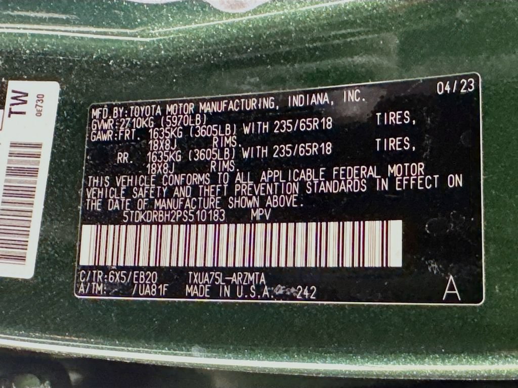 Used 2023 Toyota Highlander XLE AWD/4WD image 37