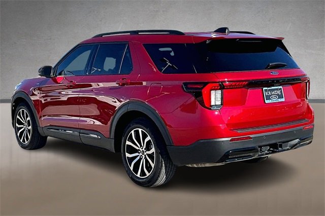 Used 2025 Ford Explorer ST-Line w/ Premium Package image 11