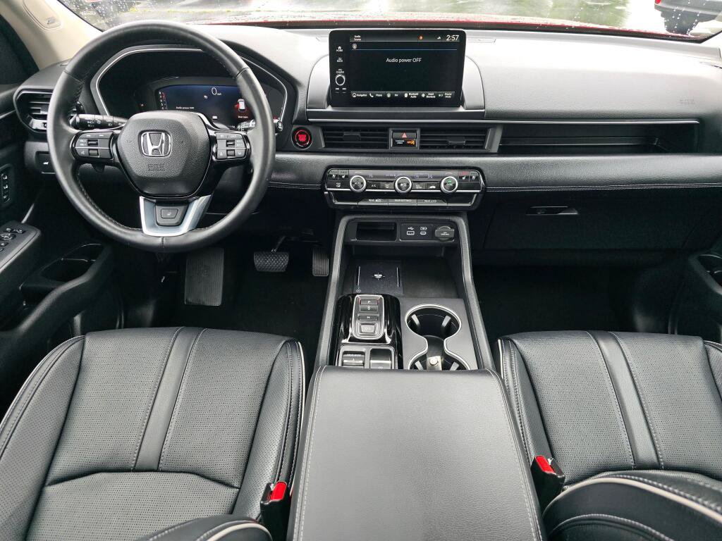 Certified 2025 Honda Pilot Elite image 2