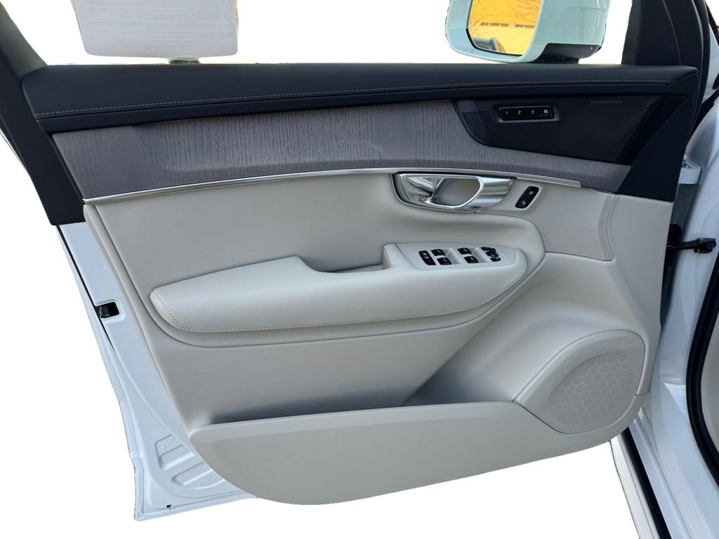 New 2026 Volvo XC90 T8 Ultra w/ Protection Package Premier image 10