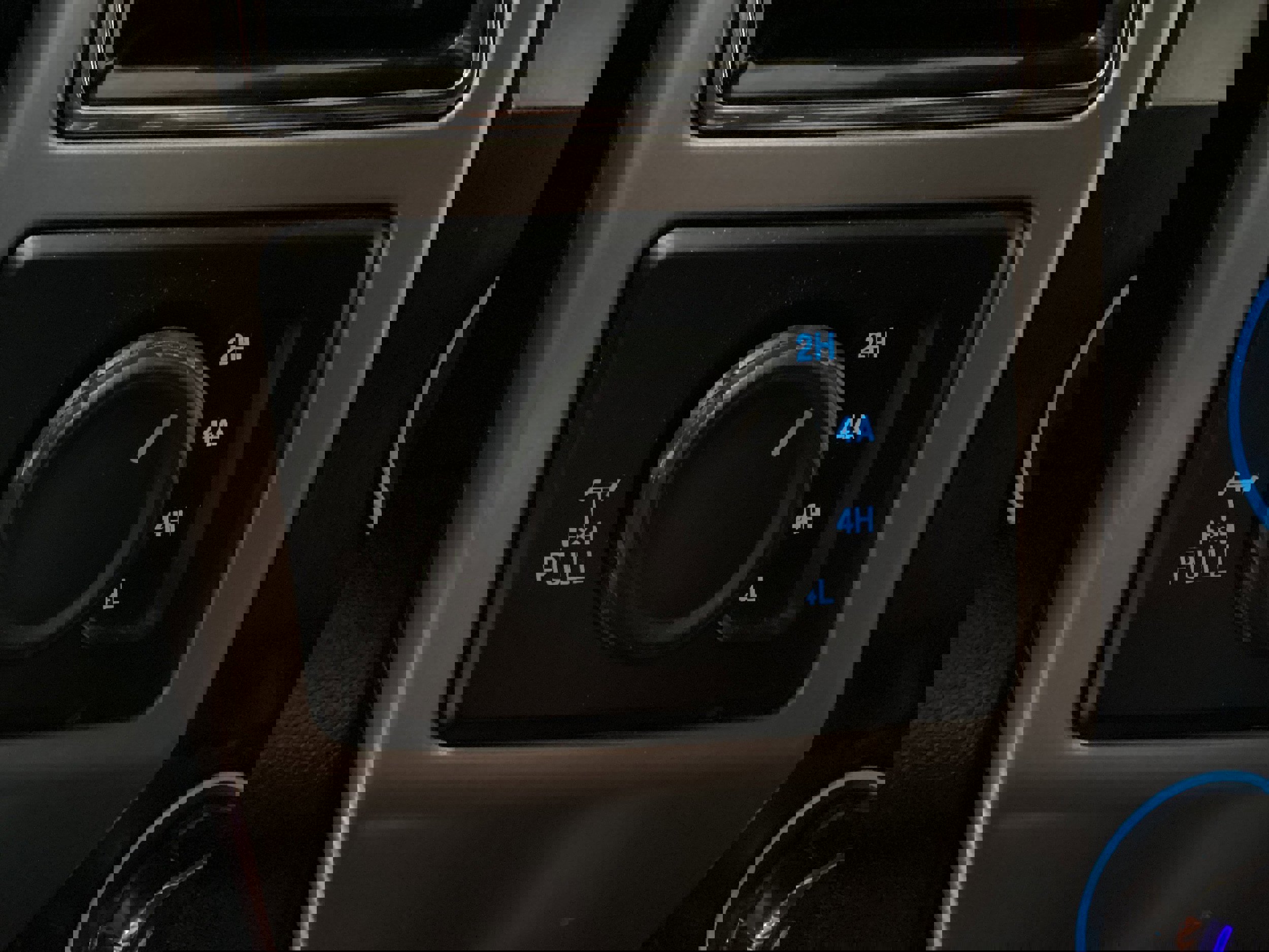 Used 2019 Ford F150 Lariat w/ Equipment Group 501A Mid image 28