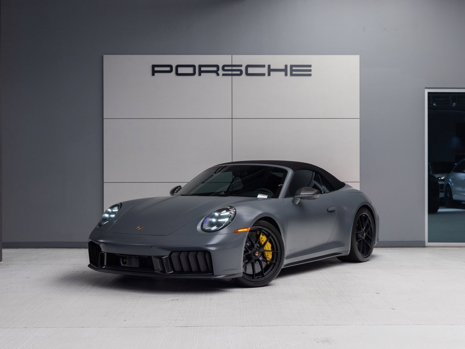 Used 2025 Porsche 911 Carrera GTS image 1