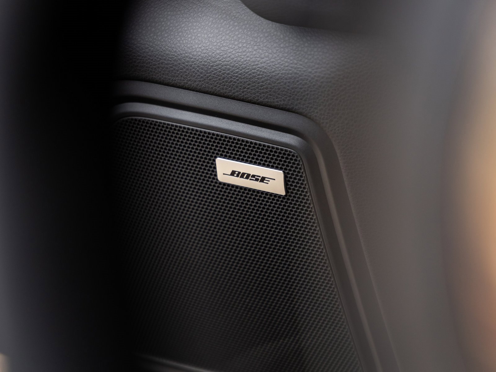 Used 2025 Porsche Macan image 31