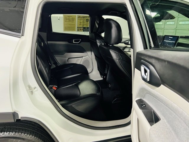Used 2024 Jeep Compass Latitude image 31