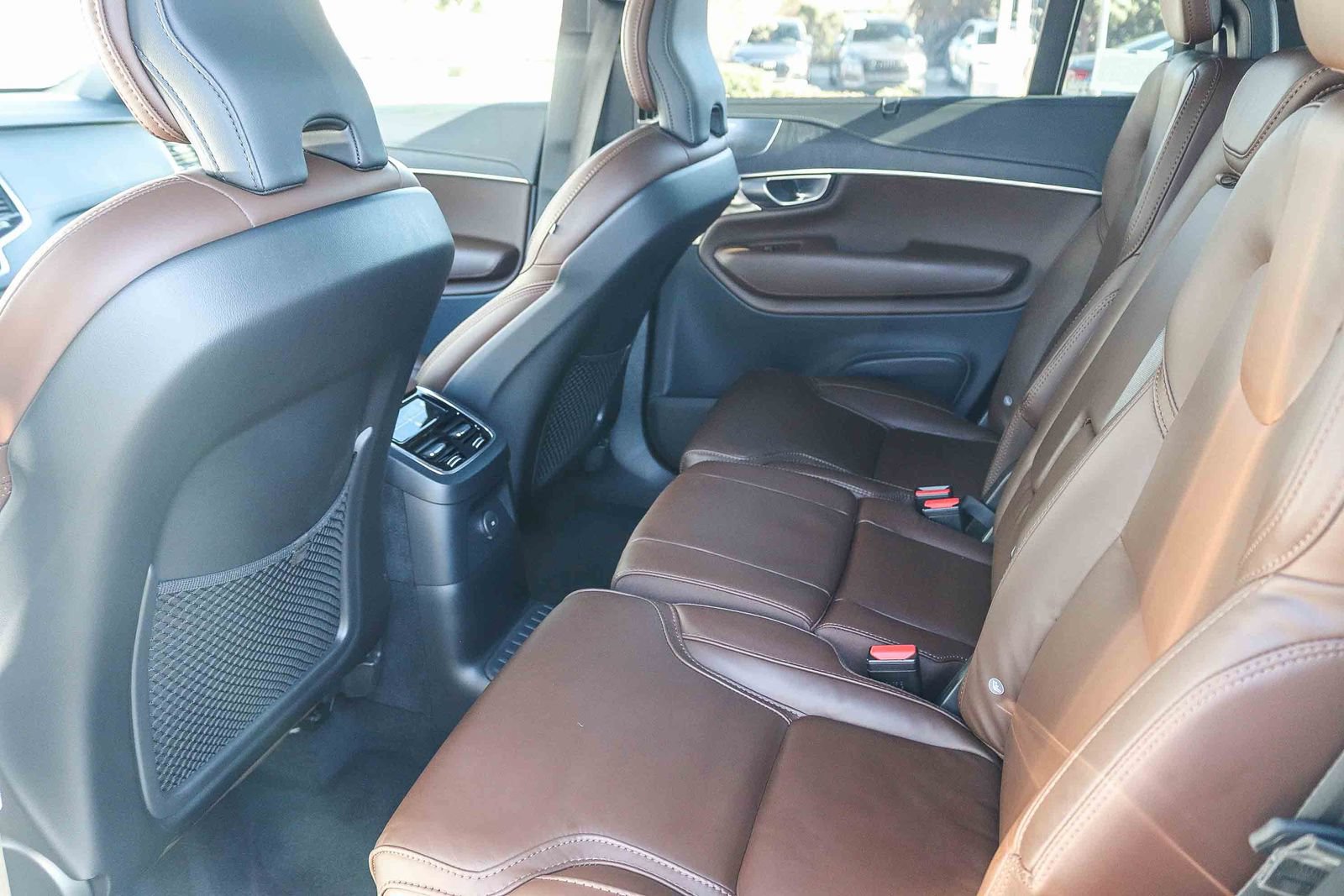 Used 2024 Volvo XC90 T8 Ultimate w/ Protection Package Premier AWD/4WD image 18