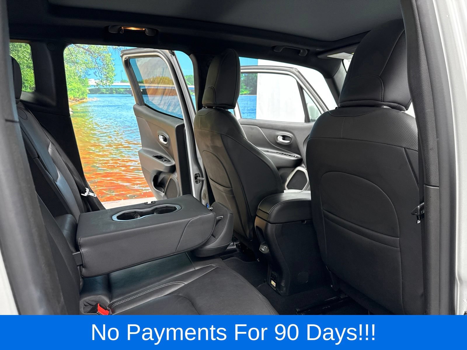 Used 2019 Jeep Renegade Limited w/ Quick Order Package 22P AWD/4WD image 34