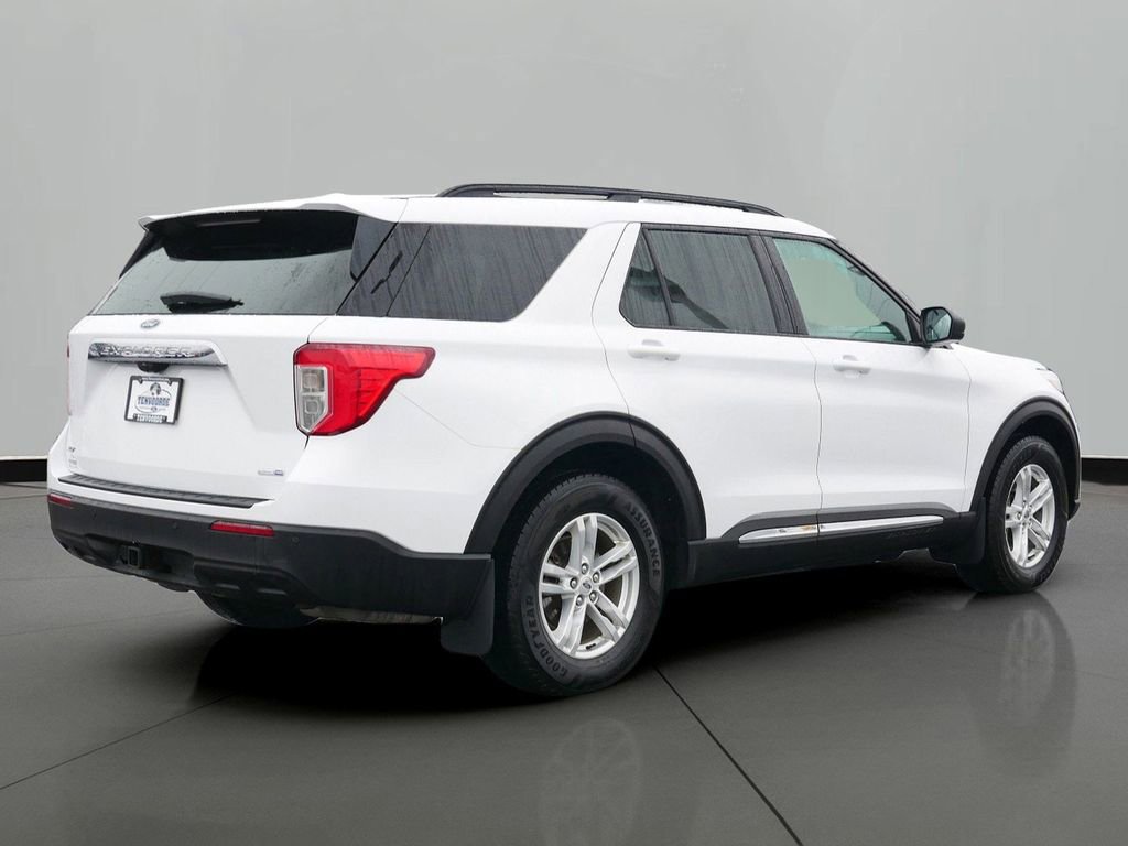 Used 2020 Ford Explorer XLT w/ Comfort Package image 3
