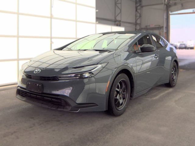 Used 2025 Toyota Prius LE FWD image 3
