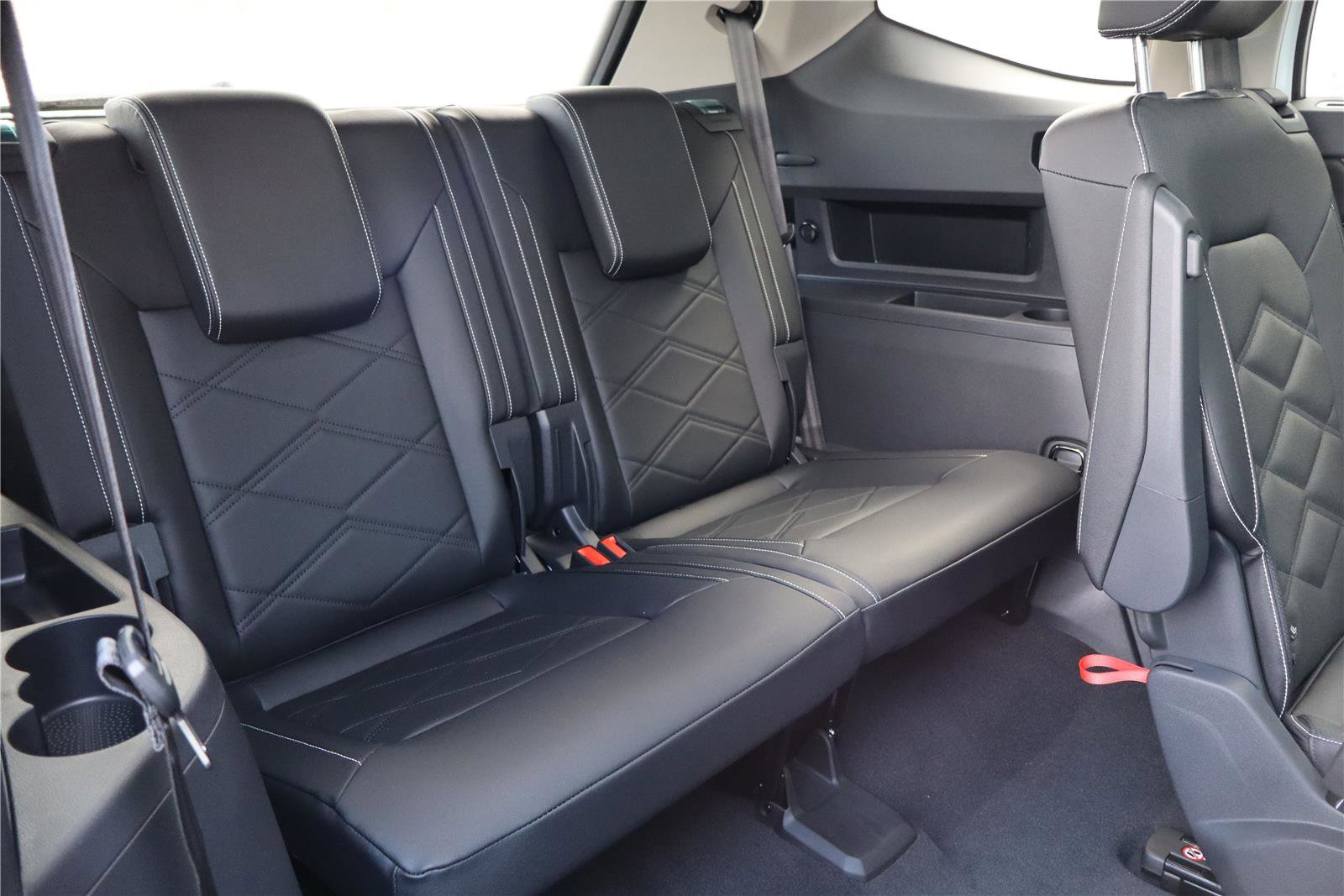 New 2026 Volkswagen Atlas SE image 33