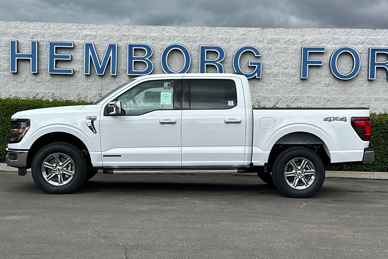 New 2025 Ford F150 XLT w/ Equipment Group 302A MID image 7