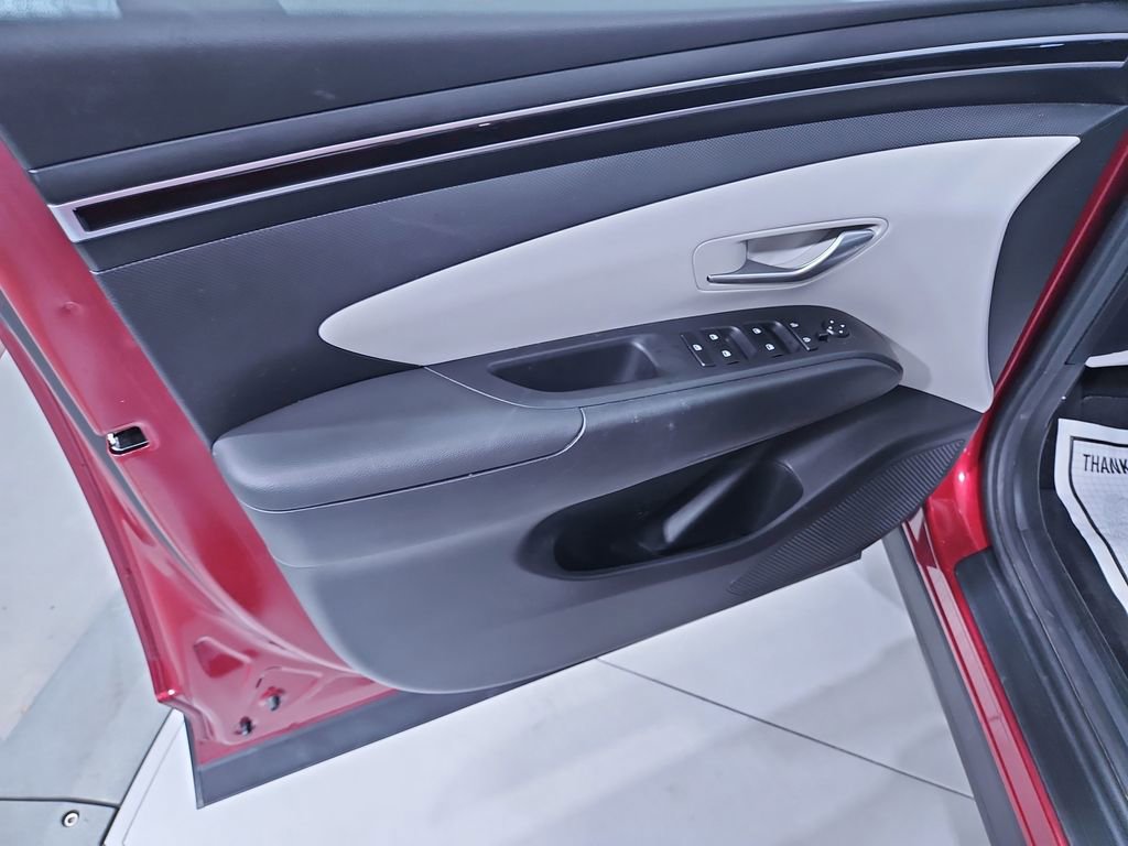 Used 2024 Hyundai Tucson SE image 12