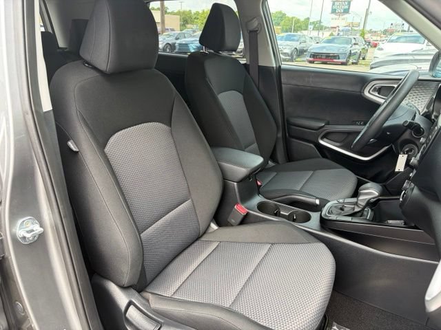 Used 2025 Kia Soul LX w/ LX Technology Package FWD image 34