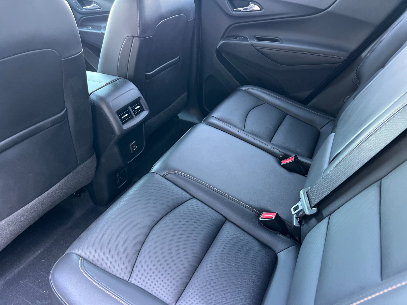 Used 2021 Chevrolet Equinox Premier w/ Redline Edition FWD image 12