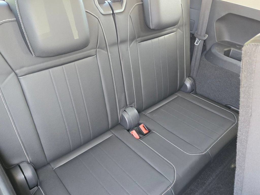 Certified 2023 Volkswagen Tiguan SE FWD image 19