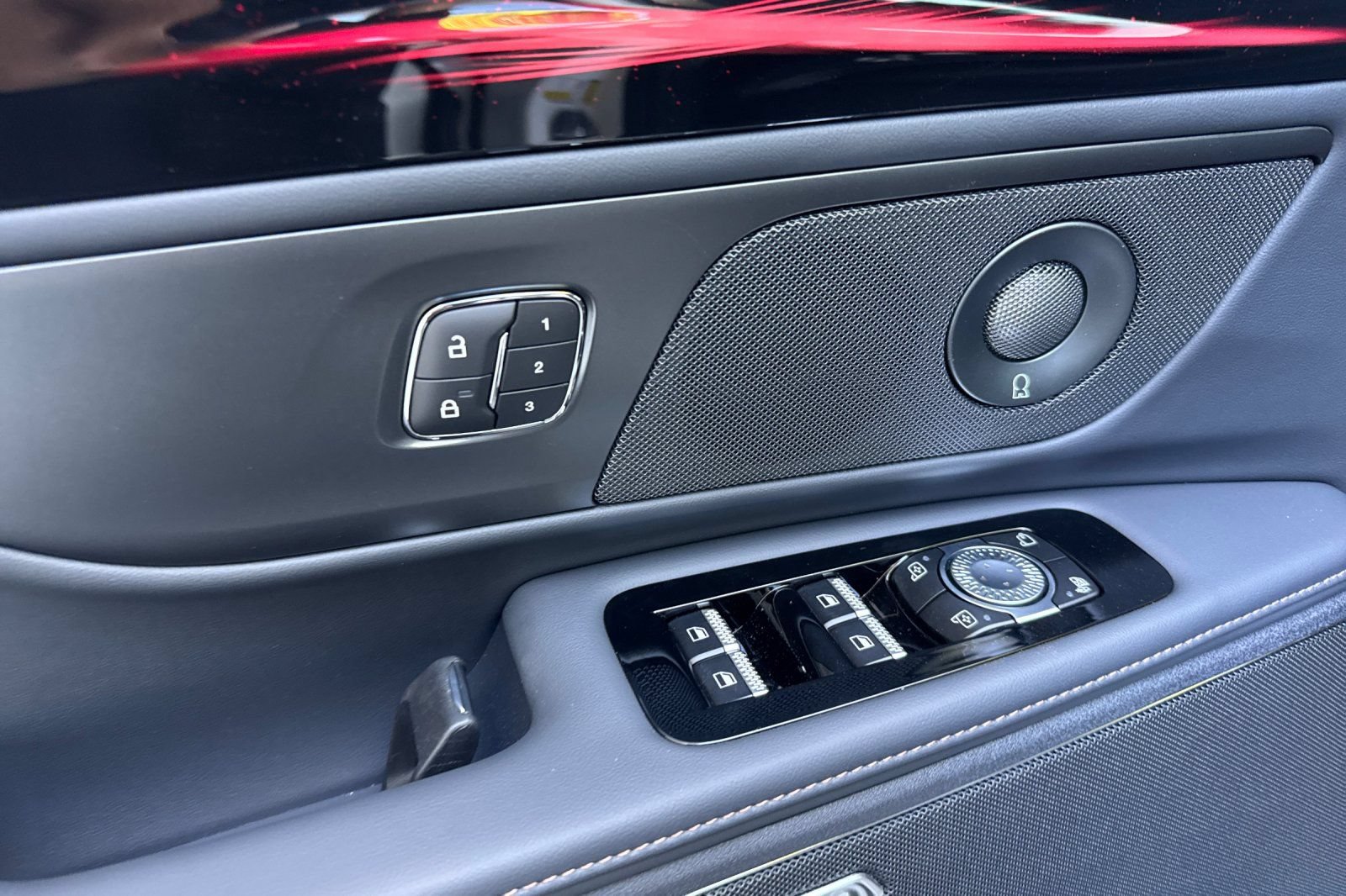 New 2026 Lincoln Nautilus Premier AWD/4WD image 8