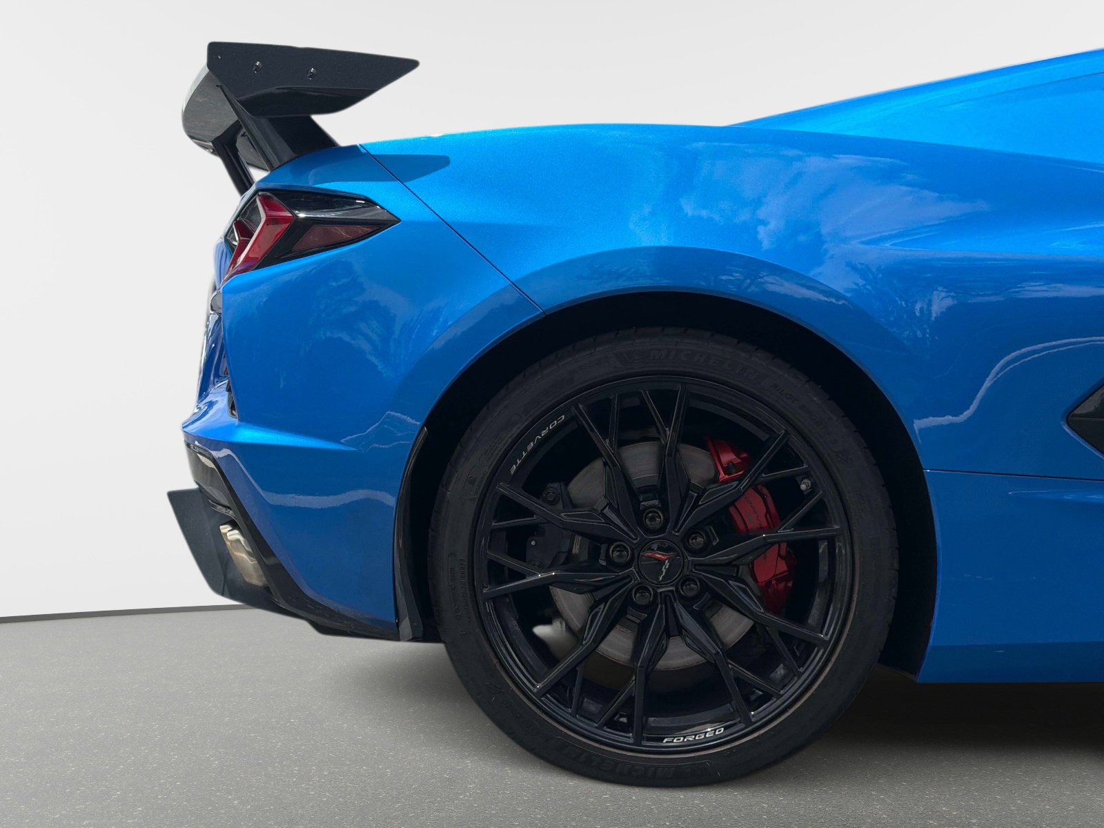 Used 2024 Chevrolet Corvette Stingray Preferred Cpe w/ Z51 Performance Package RWD image 33
