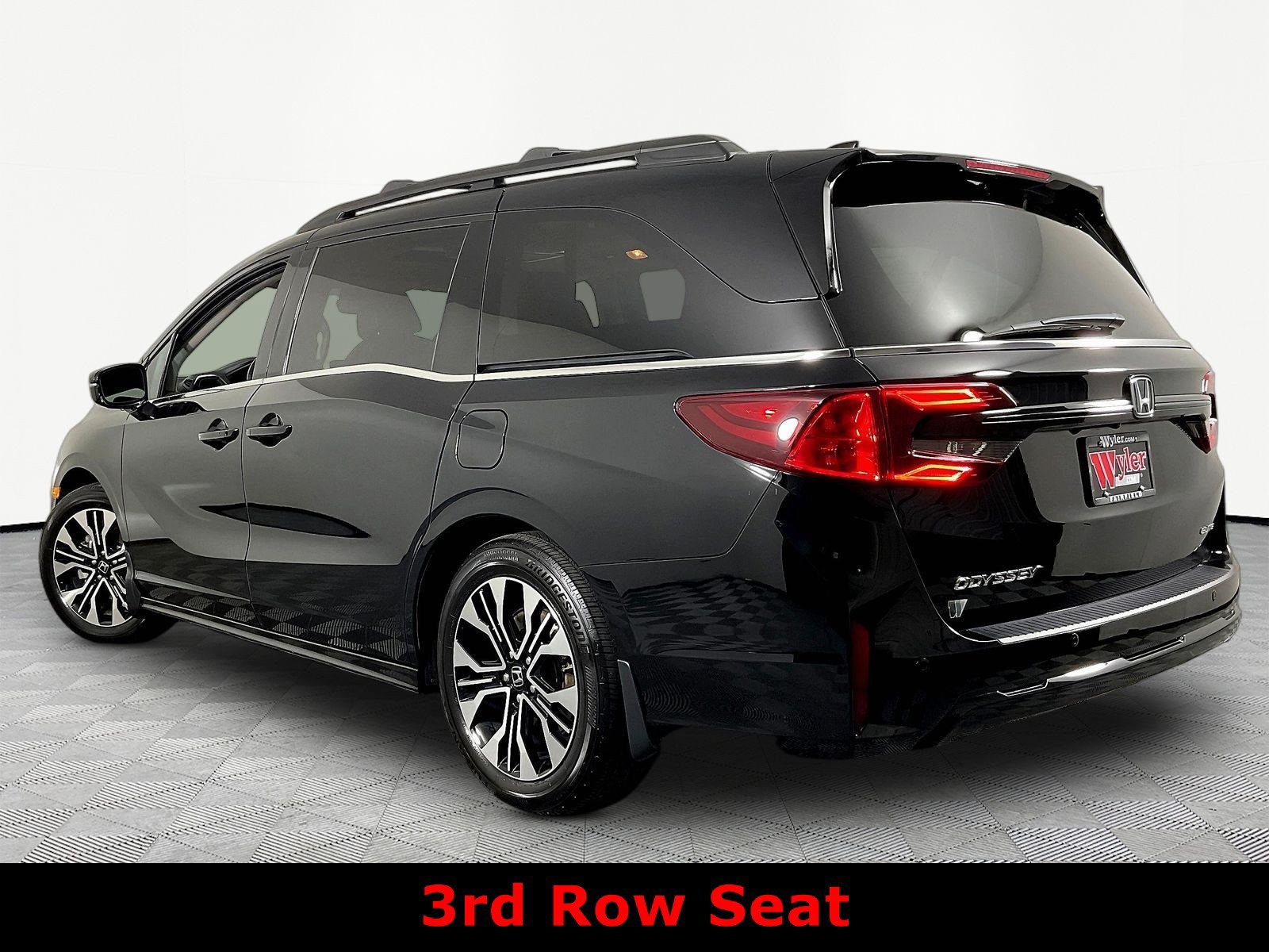 Used 2025 Honda Odyssey Elite image 4
