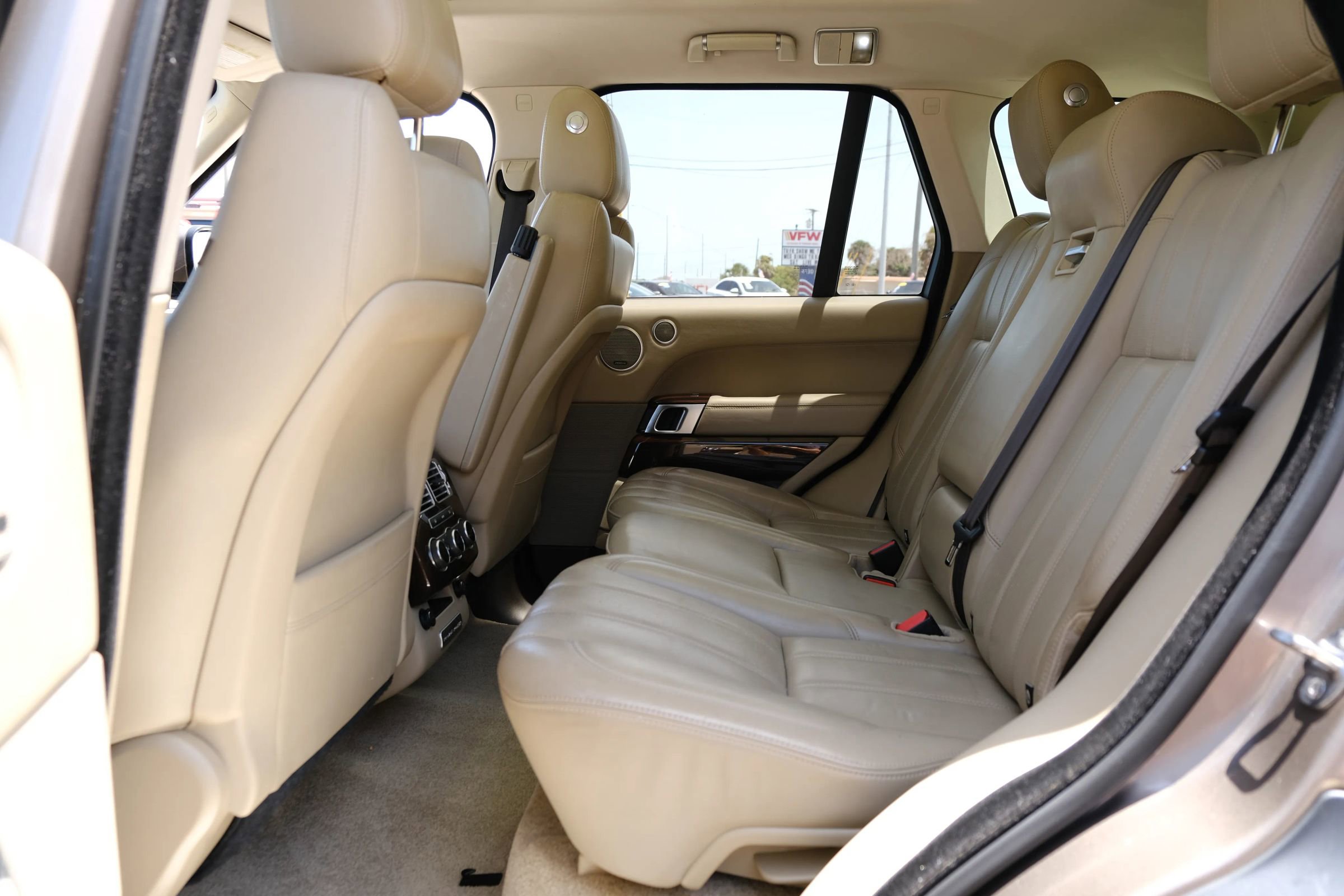 Used 2015 Land Rover Range Rover HSE AWD/4WD image 12