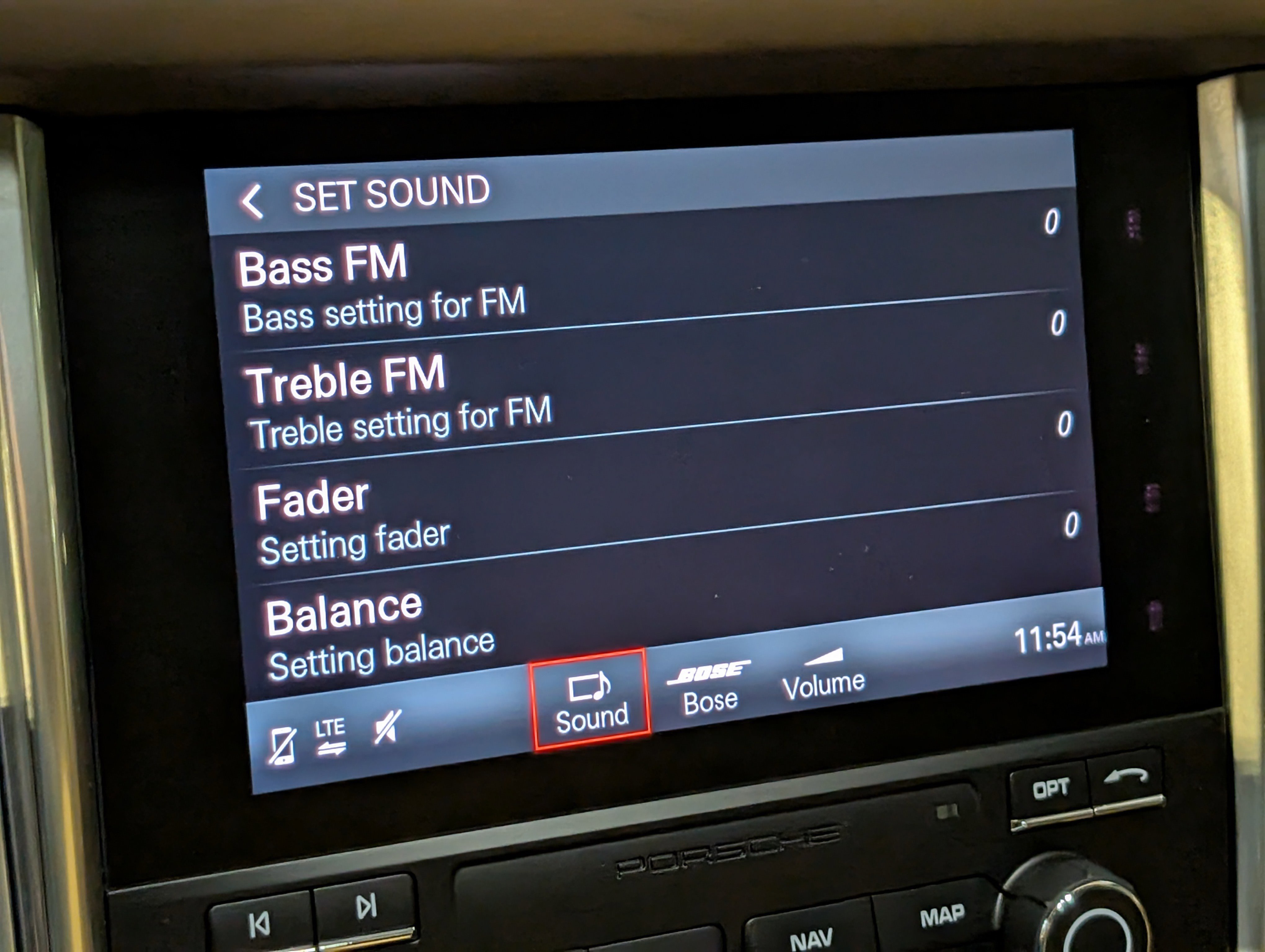 Used 2017 Porsche Macan Turbo image 40