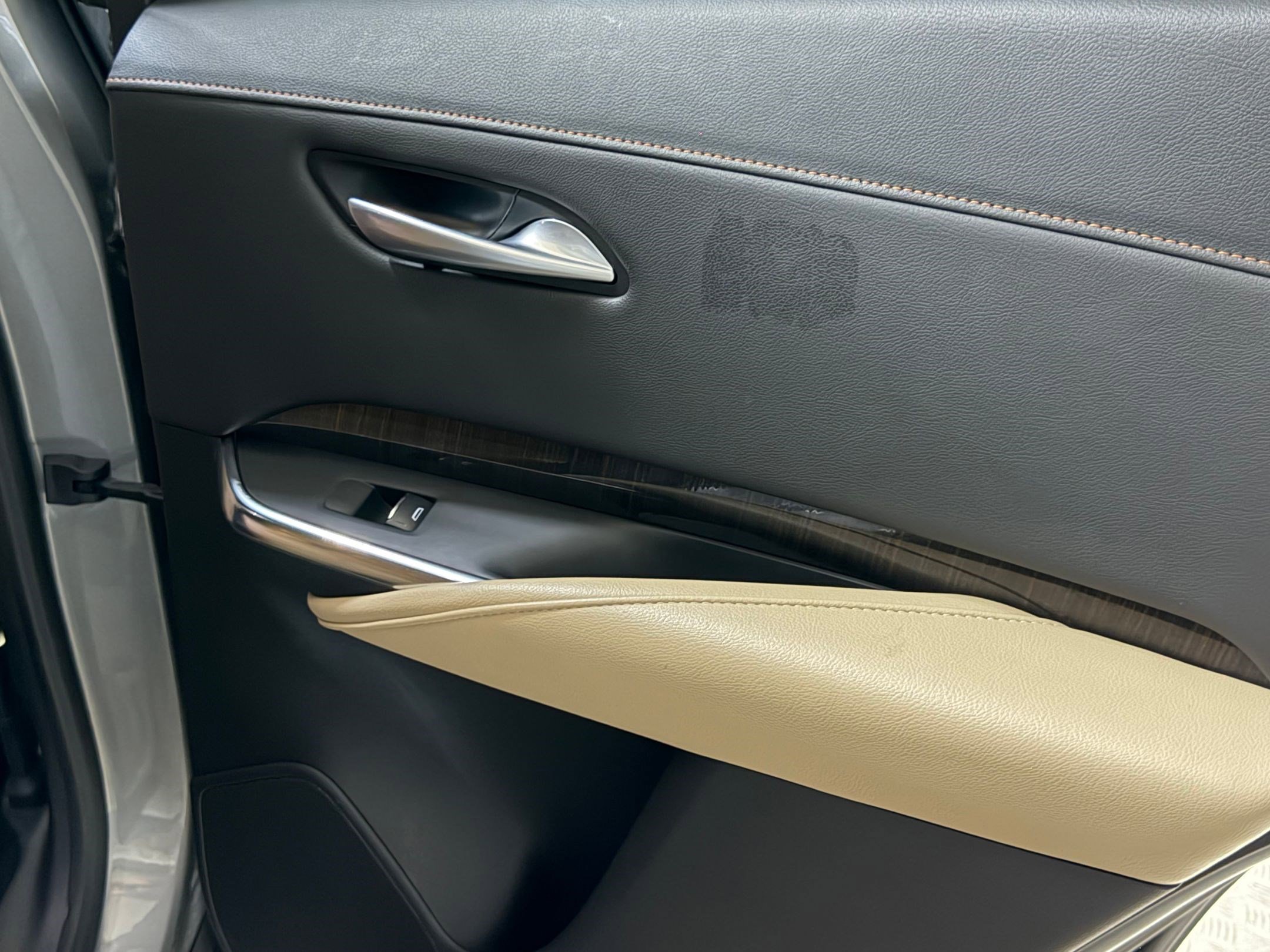 Certified 2024 Cadillac XT4 Premium Luxury image 41