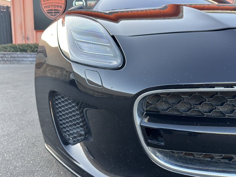 Used 2018 Jaguar F-TYPE Coupe RWD image 3