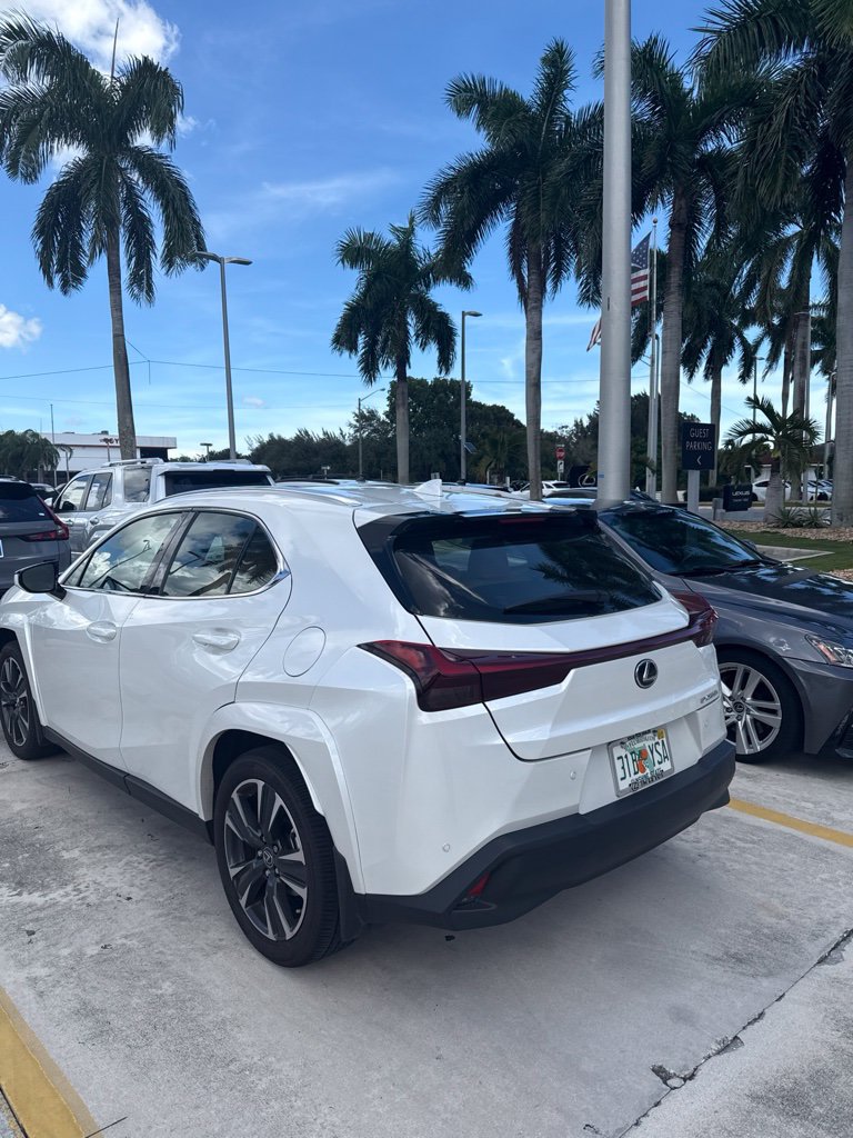 Used 2024 Lexus UX 250h FWD w/ Premium Package image 8
