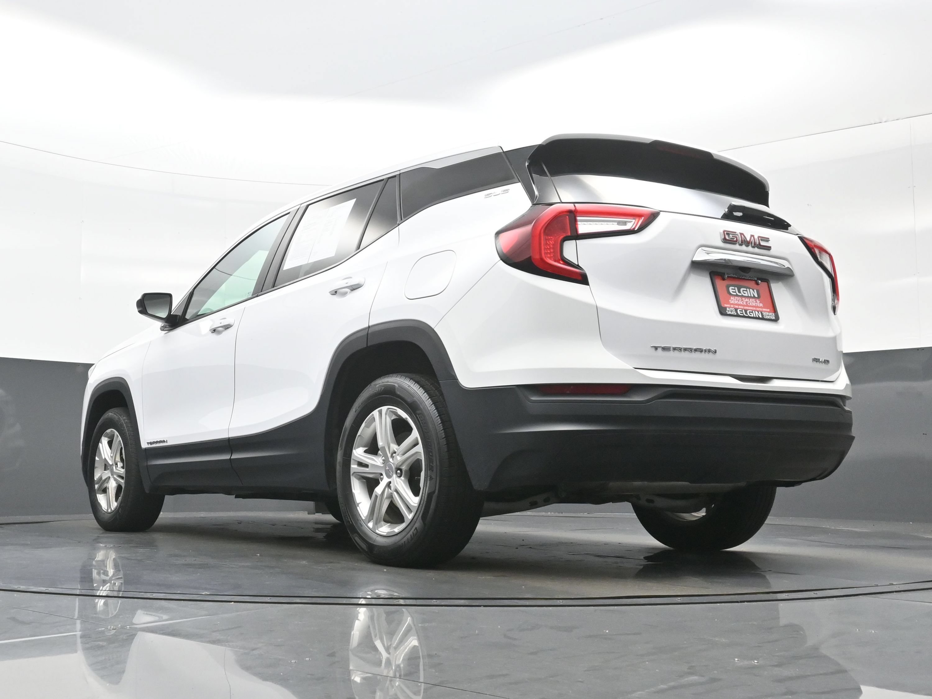 Used 2024 GMC Terrain SLE AWD/4WD image 27