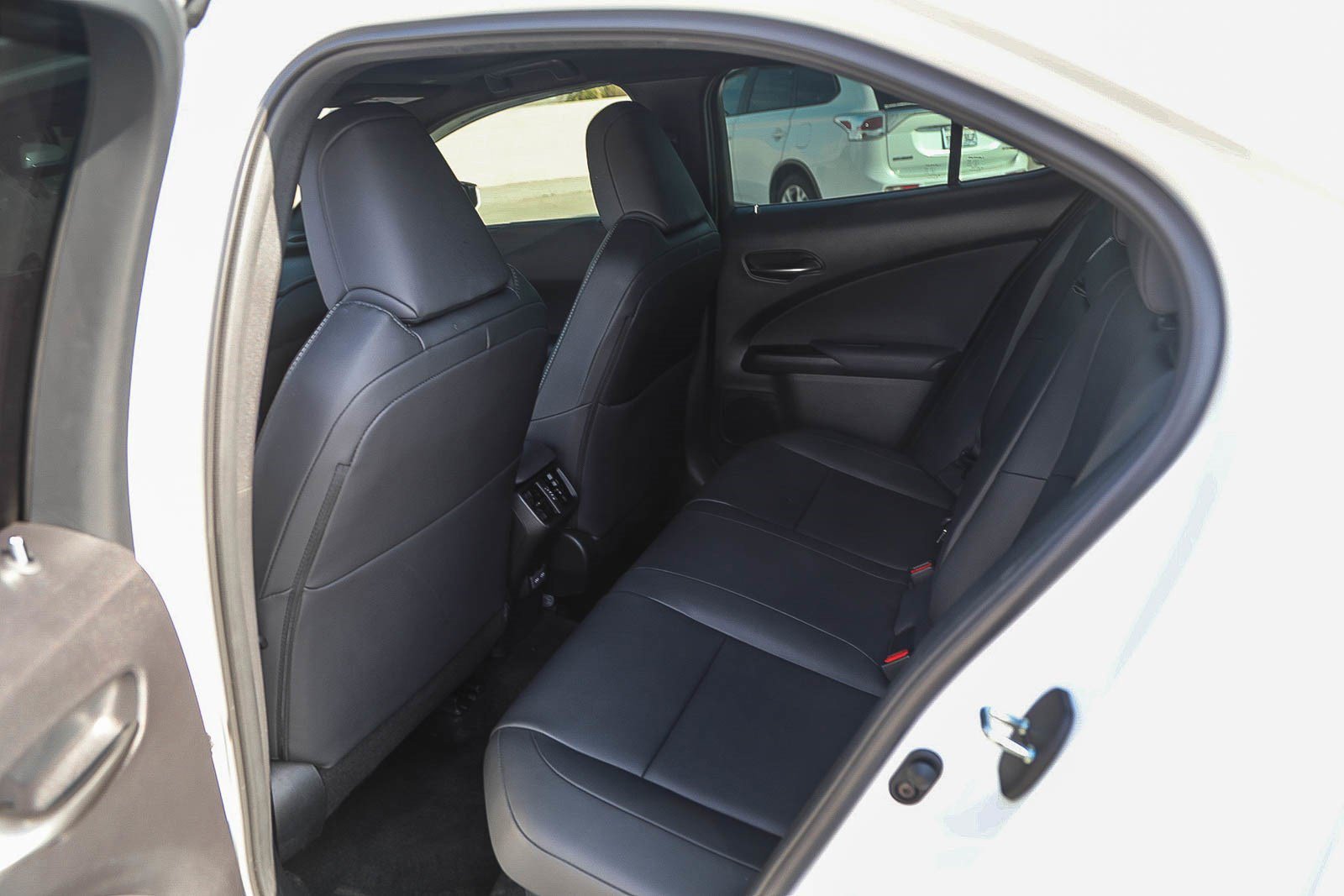 Used 2024 Lexus UX 250h FWD image 18