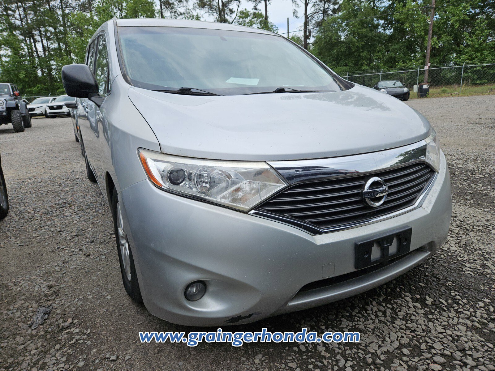 Used 2016 Nissan Quest SV FWD image 3